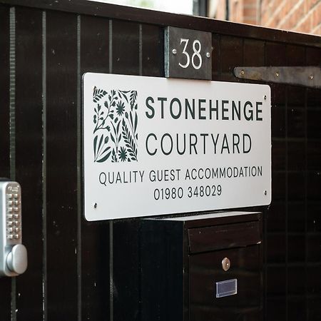 Stonehenge Courtyard Bed & Breakfast Amesbury Exterior photo